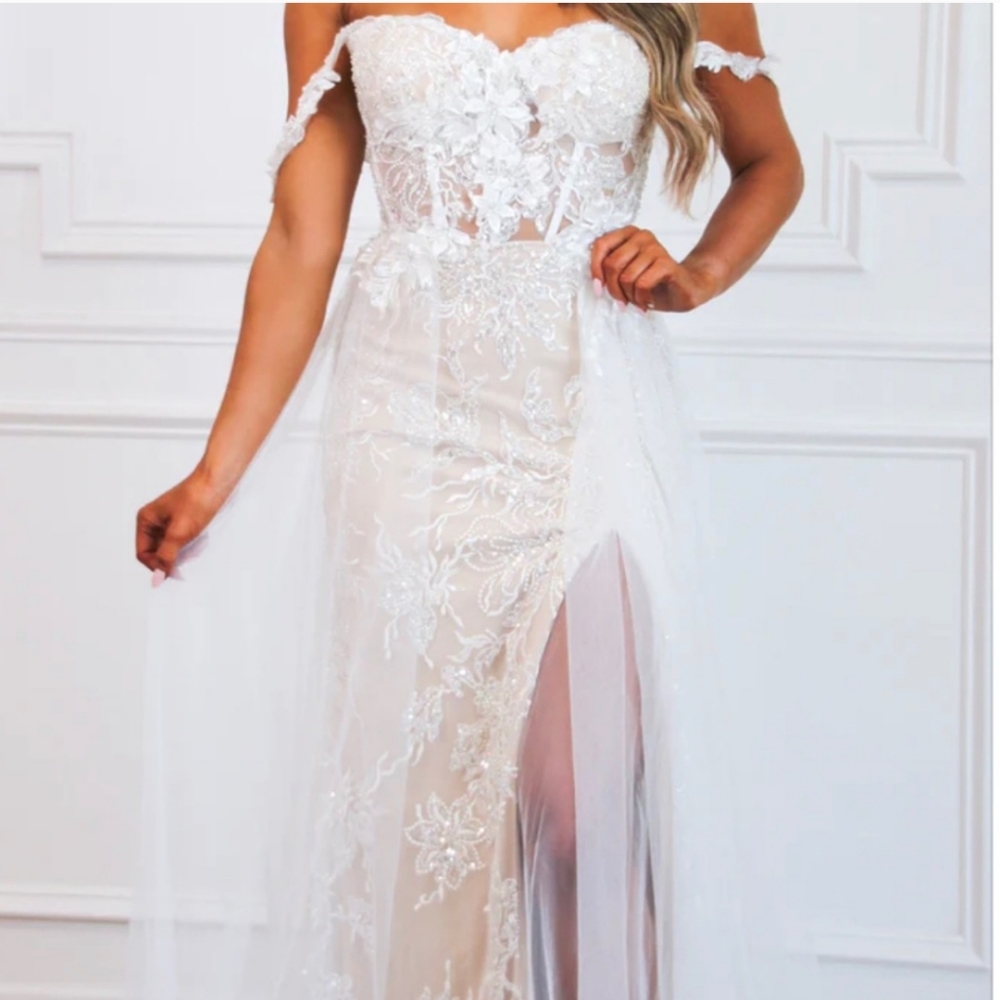 Whimsical Wishes Beaded Wedding Dress Ivory/Champagne Size 6/8